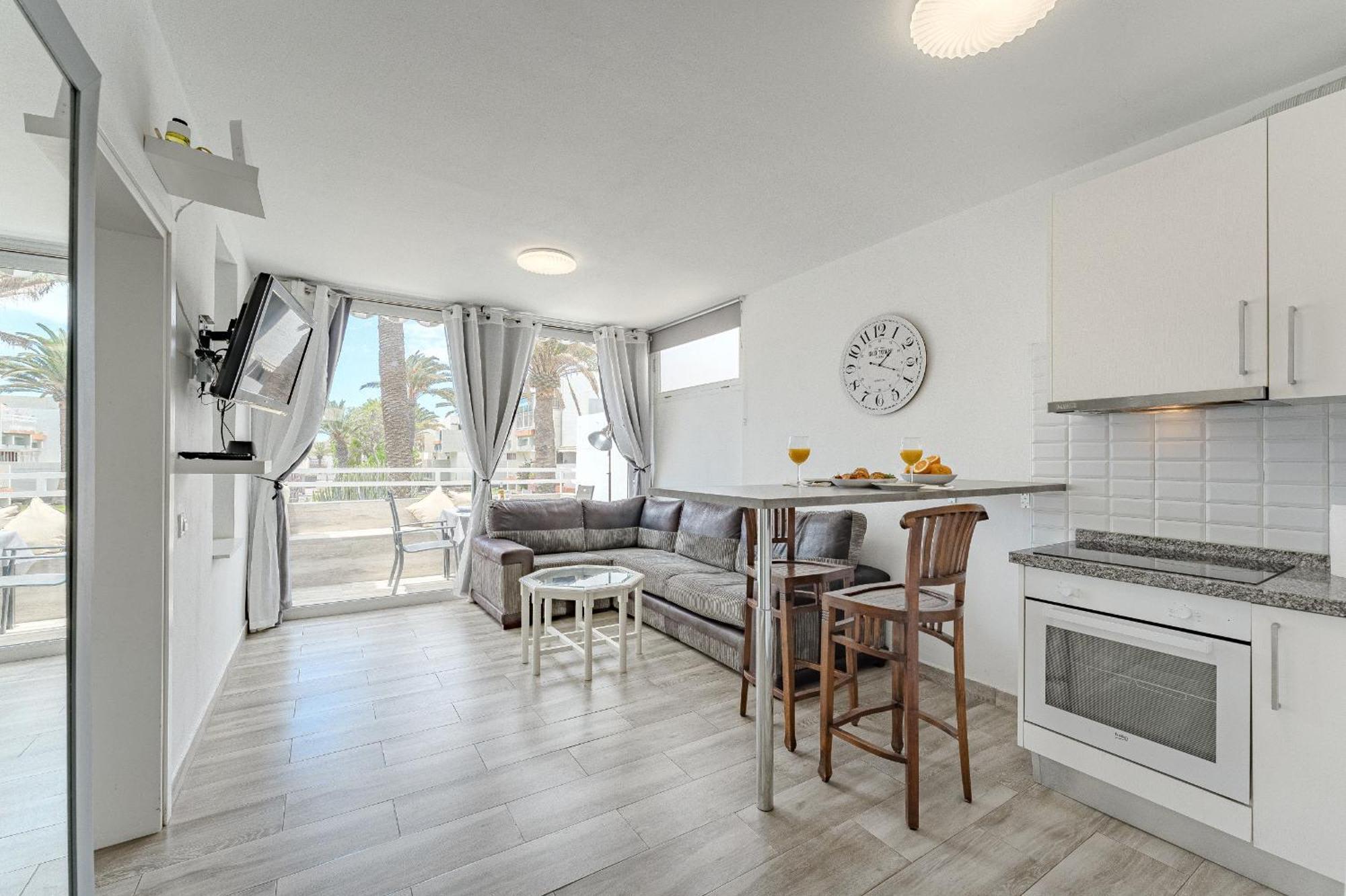 Primavera Tranquil Retreat 2-Bedroom Apartment With Balcony, Garden View & Fiber Wifi Arona  Exteriör bild