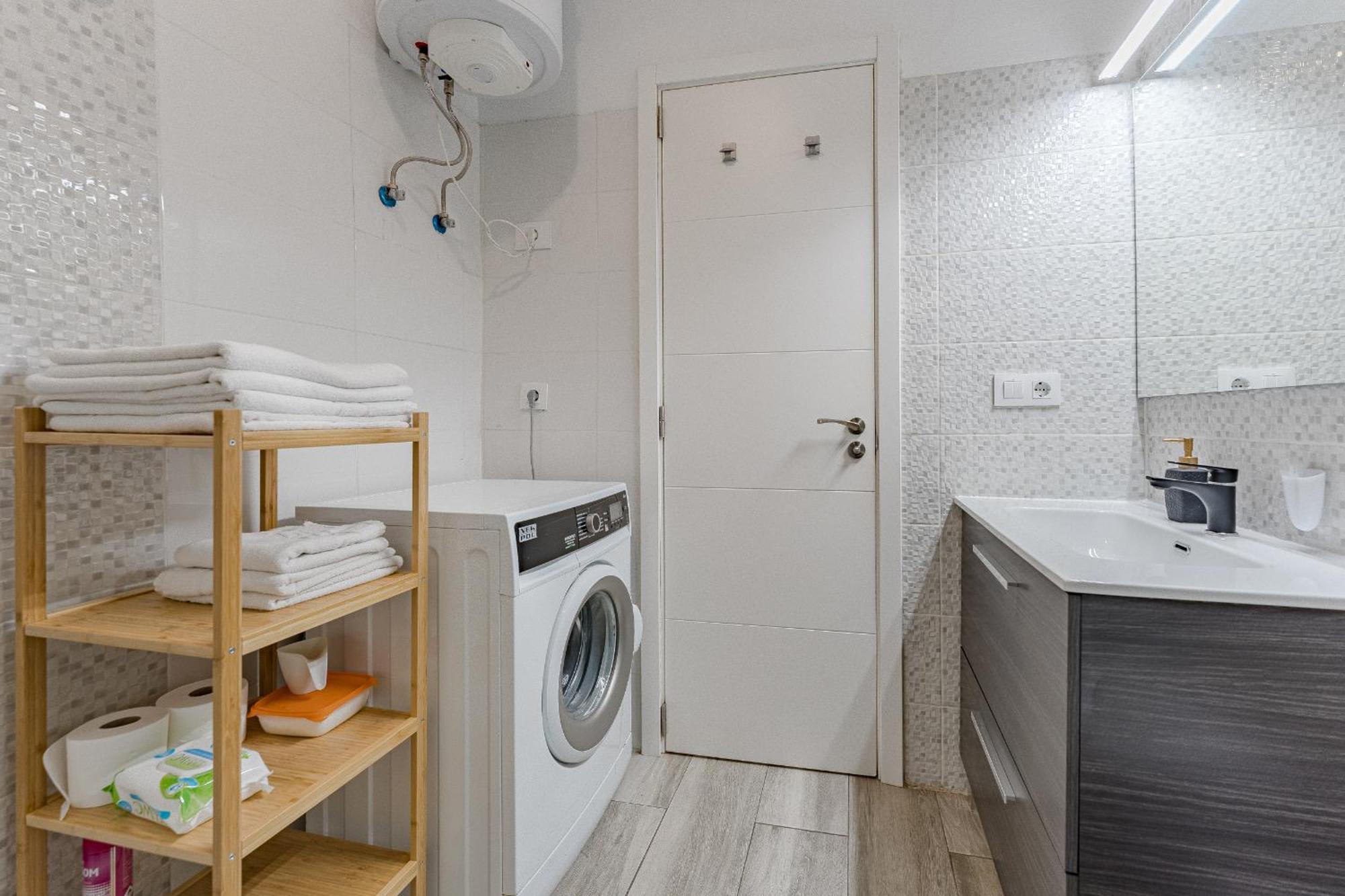 Primavera Tranquil Retreat 2-Bedroom Apartment With Balcony, Garden View & Fiber Wifi Arona  Exteriör bild